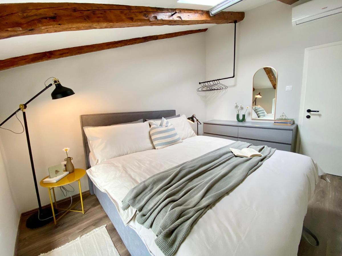Parentium Loft Center Square Apartment โปเรช ภายนอก รูปภาพ